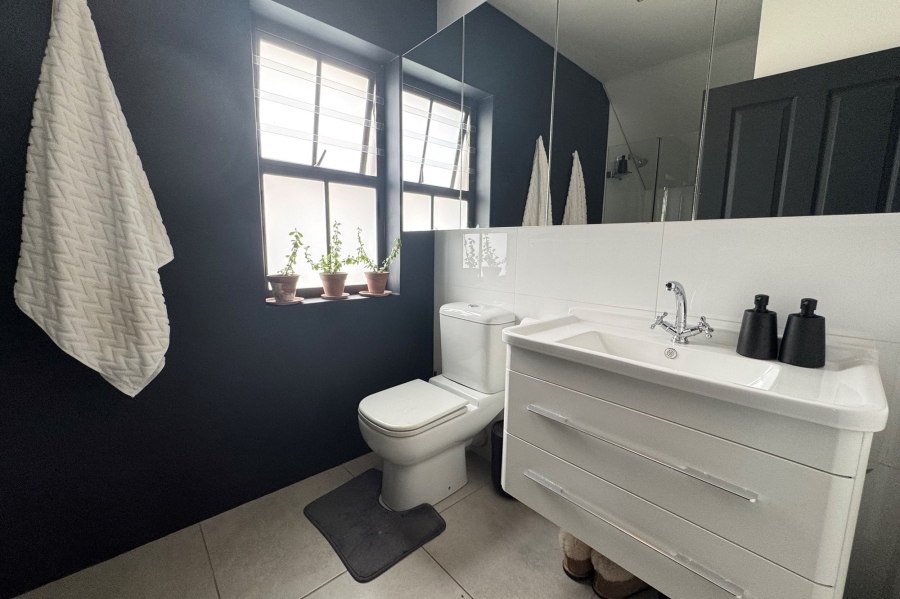 To Let 3 Bedroom Property for Rent in Graanendal Western Cape